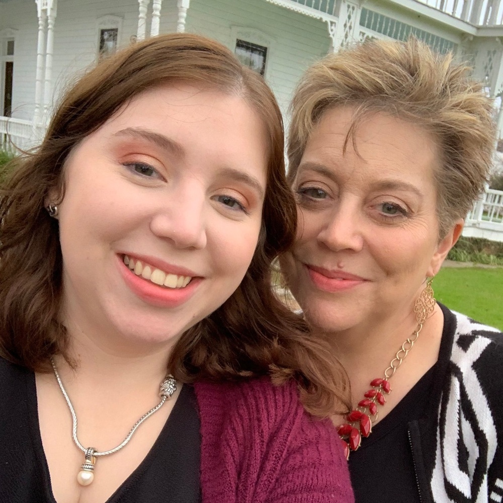 Meet your Posher, Jocelyn and Alisa